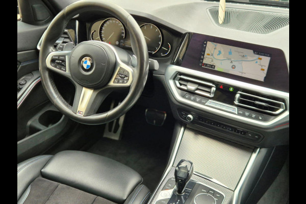 BMW 3-serie 320i Executive Edition Panoramadak! M Pakket! Laser Koplampen! Sfeerverlichting!