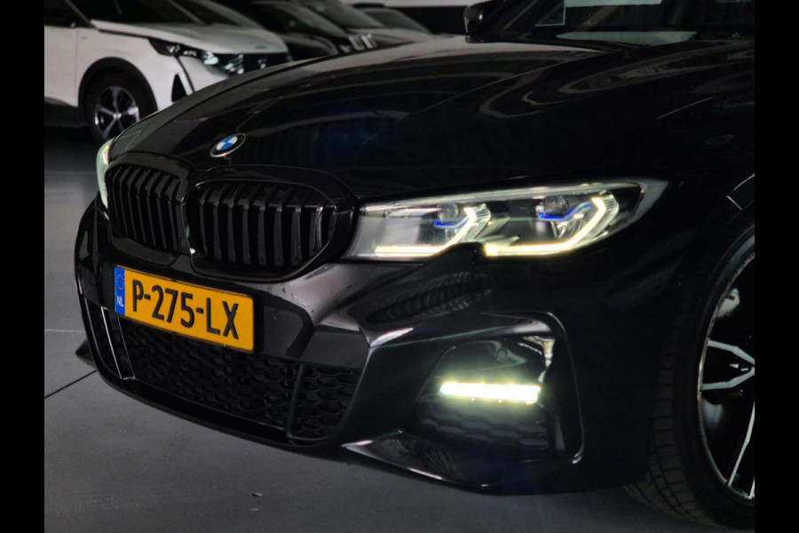 BMW 3-serie 320i Executive Edition Panoramadak! M Pakket! Laser Koplampen! Sfeerverlichting!