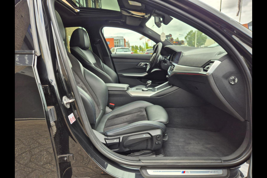 BMW 3-serie 320i Executive Edition Panoramadak! M Pakket! Laser Koplampen! Sfeerverlichting!