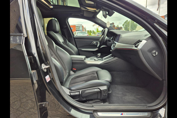 BMW 3-serie 320i Executive Edition Panoramadak! M Pakket! Laser Koplampen! Sfeerverlichting!