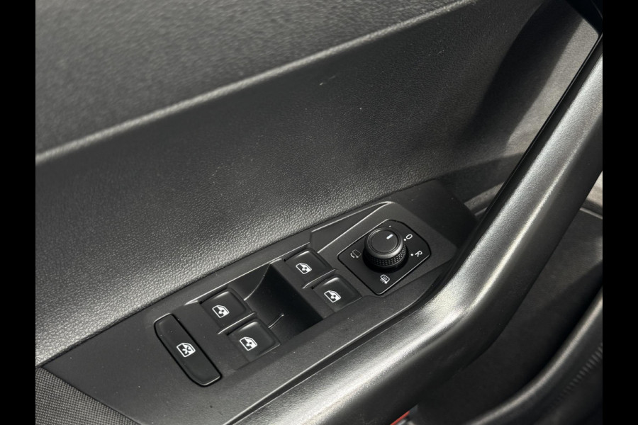 Volkswagen Polo 1.0 TSI Life Business NL-AUTO | NAVI | LED| STOELVERWARMING