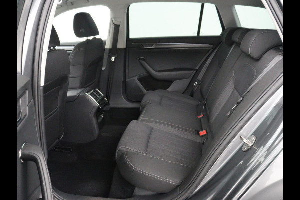 Škoda Superb Combi 1.4 TSI iV Business Edition Plus | SOH 93,2% | Camera | Cruise control | Navigatie | DAB+ | Carplay | Climate control | Sfeerverlichting