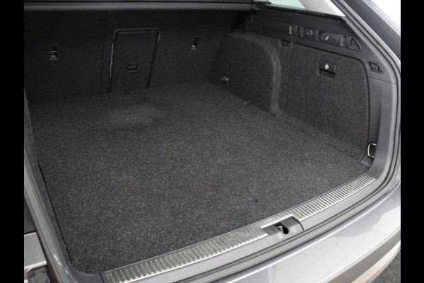 Škoda Superb Combi 1.4 TSI iV Business Edition Plus | SOH 93,2% | Camera | Cruise control | Navigatie | DAB+ | Carplay | Climate control | Sfeerverlichting