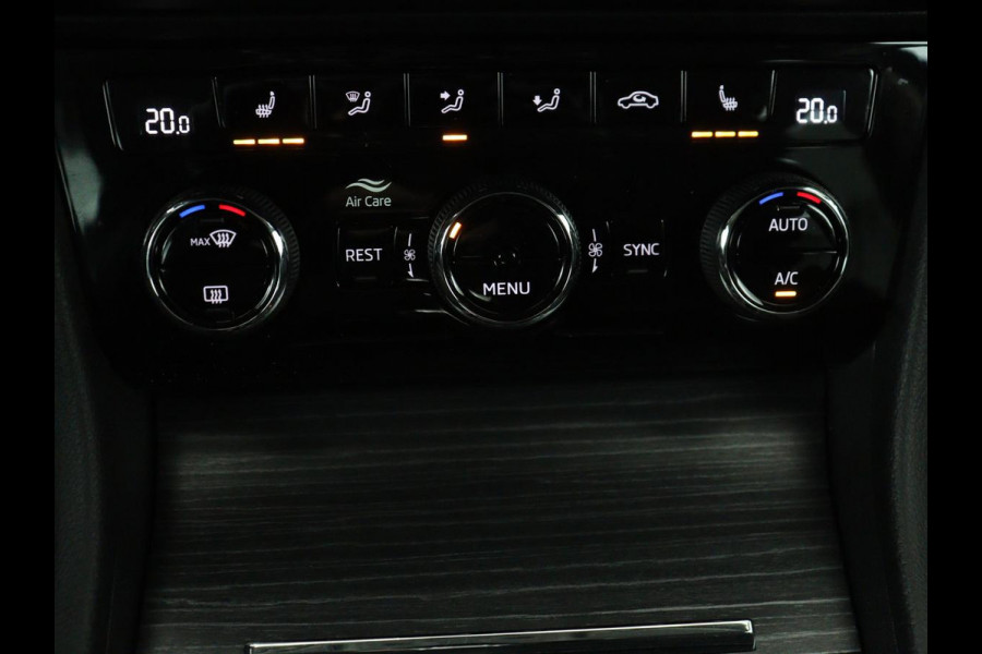 Škoda Superb Combi 1.4 TSI iV Business Edition Plus | SOH 93,2% | Camera | Cruise control | Navigatie | DAB+ | Carplay | Climate control | Sfeerverlichting