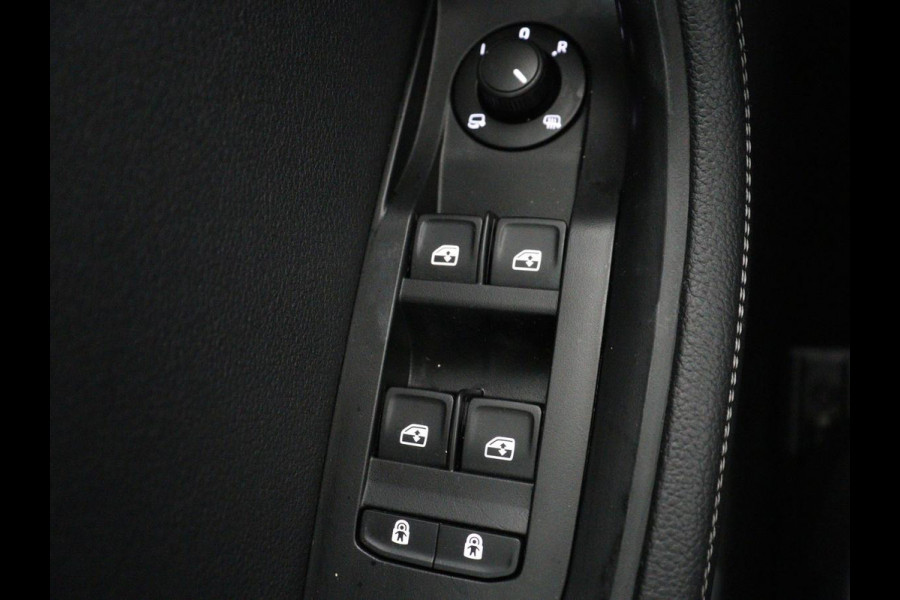 Škoda Superb Combi 1.4 TSI iV Business Edition Plus | SOH 93,2% | Camera | Cruise control | Navigatie | DAB+ | Carplay | Climate control | Sfeerverlichting
