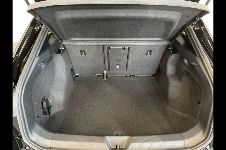 Volkswagen ID.4 Pro Limited Edition 77 kWh Navigatie Apple Carplay/Android Auto Keyless PDC V+A Climate Control DAB+ Lane Assist Adaptieve Cruise control Velours / Alcantara bekleding 19" Lichtmetalen Velgen