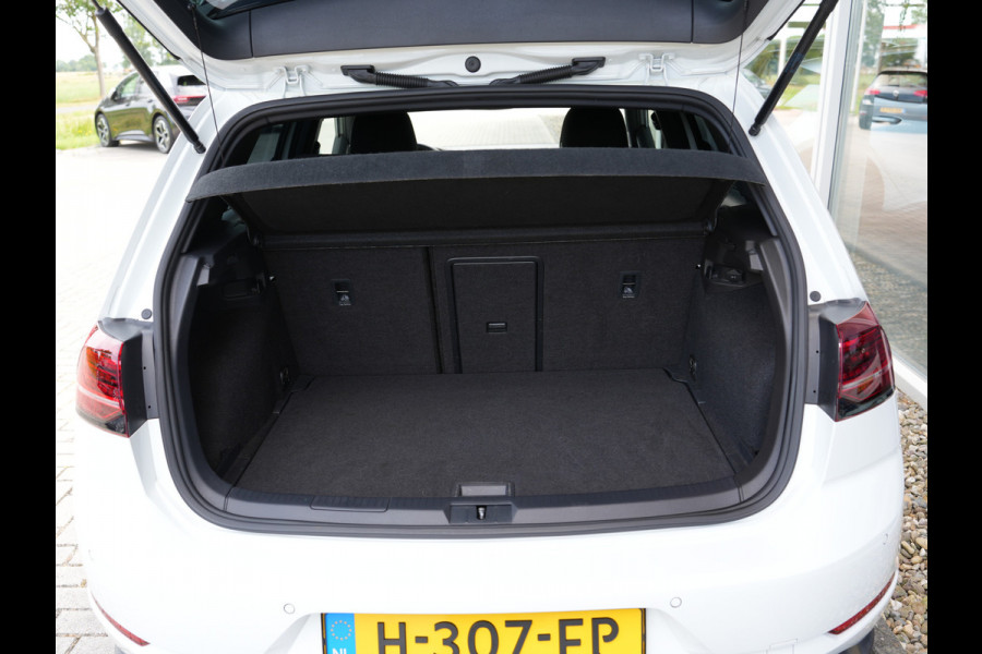 Volkswagen Golf 2.0 TSI GTI Performance | Panoramadak | BearLock Anti-diefstal | Maxton Design Kit |