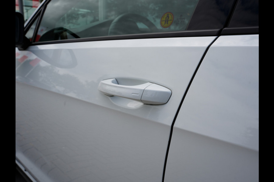 Volkswagen Golf 2.0 TSI GTI Performance | Panoramadak | BearLock Anti-diefstal | Maxton Design Kit |