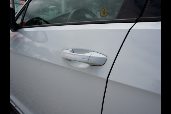 Volkswagen Golf 2.0 TSI GTI Performance | Panoramadak | BearLock Anti-diefstal | Maxton Design Kit |