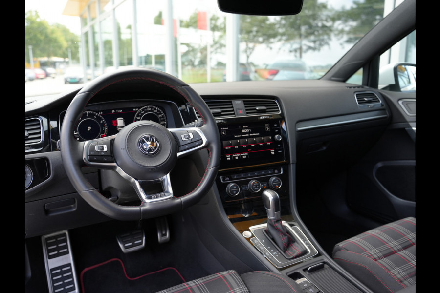Volkswagen Golf 2.0 TSI GTI Performance | Panoramadak | BearLock Anti-diefstal | Maxton Design Kit |