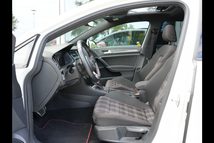 Volkswagen Golf 2.0 TSI GTI Performance | Panoramadak | BearLock Anti-diefstal | Maxton Design Kit |