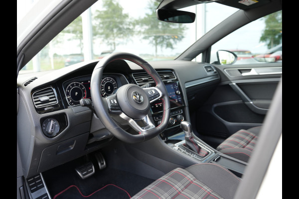 Volkswagen Golf 2.0 TSI GTI Performance | Panoramadak | BearLock Anti-diefstal | Maxton Design Kit |