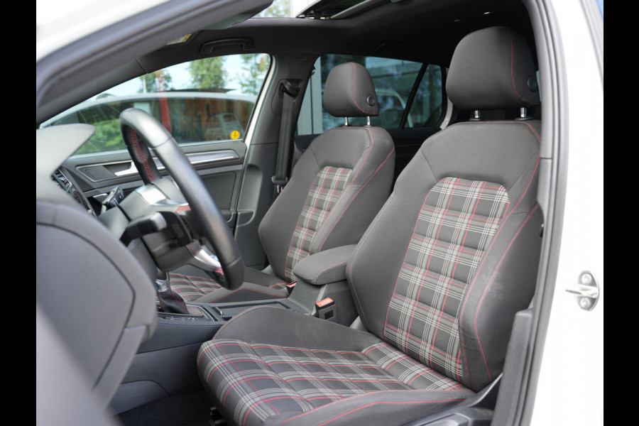Volkswagen Golf 2.0 TSI GTI Performance | Panoramadak | BearLock Anti-diefstal | Maxton Design Kit |