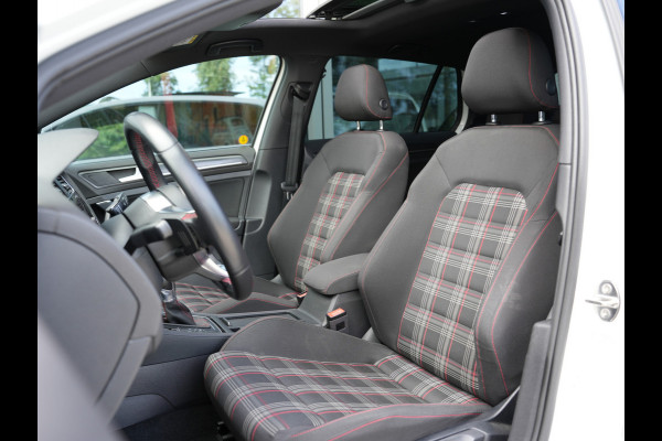 Volkswagen Golf 2.0 TSI GTI Performance | Panoramadak | BearLock Anti-diefstal | Maxton Design Kit |