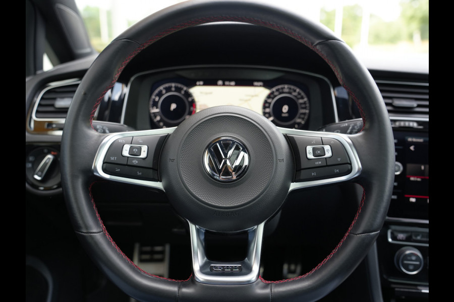 Volkswagen Golf 2.0 TSI GTI Performance | Panoramadak | BearLock Anti-diefstal | Maxton Design Kit |