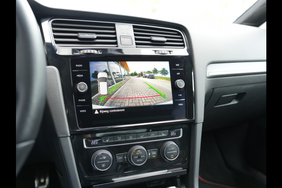 Volkswagen Golf 2.0 TSI GTI Performance | Panoramadak | BearLock Anti-diefstal | Maxton Design Kit |