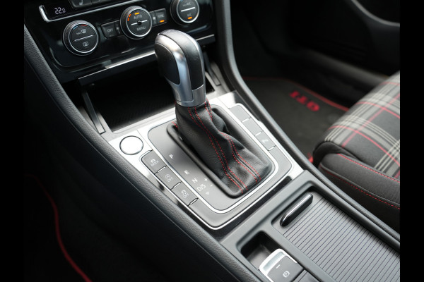 Volkswagen Golf 2.0 TSI GTI Performance | Panoramadak | BearLock Anti-diefstal | Maxton Design Kit |