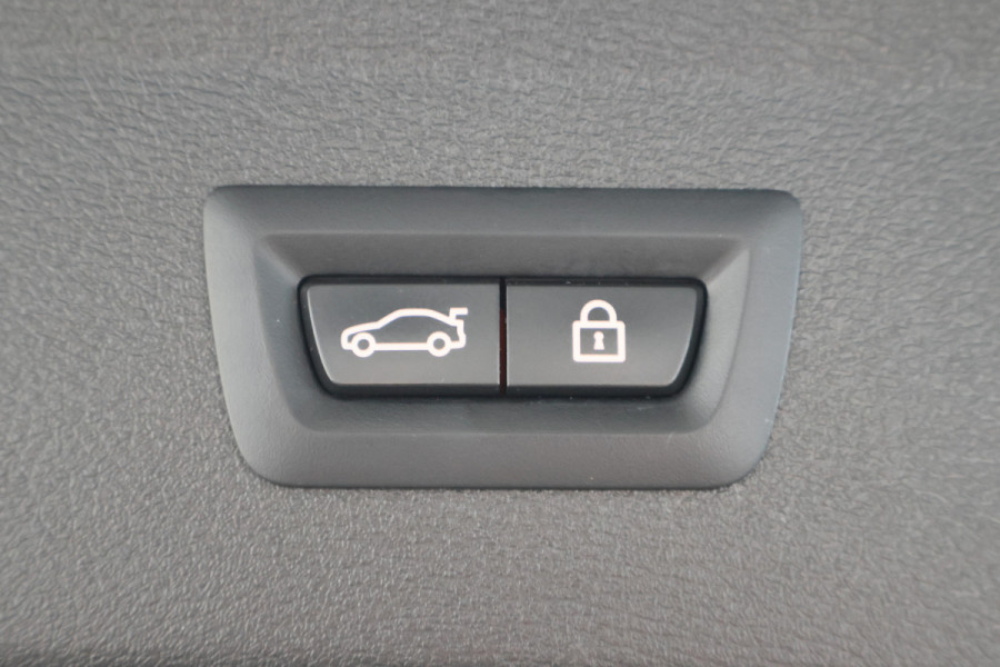 BMW X1 xDrive25e eDrive Edition M Sport Panoramadak, Keyless, Memory, Camera, LED, Trekhaak