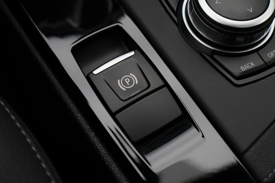 BMW X1 xDrive25e eDrive Edition M Sport Panoramadak, Keyless, Memory, Camera, LED, Trekhaak