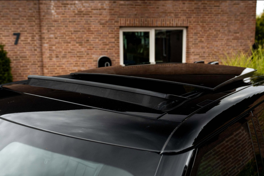 Land Rover Range Rover Sport 3.0 P550e Autobiography Full Option | Trekhaak | Schuifdak | Meridian | Softclose | Massage | 23''