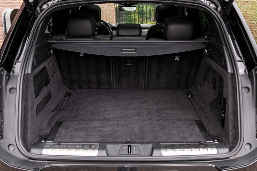 Land Rover Range Rover Sport 3.0 P550e Autobiography Full Option | Trekhaak | Schuifdak | Meridian | Softclose | Massage | 23''