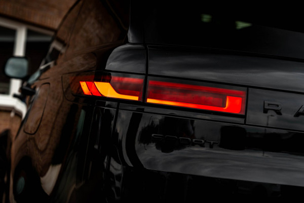 Land Rover Range Rover Sport 3.0 P550e Autobiography Full Option | Trekhaak | Schuifdak | Meridian | Softclose | Massage | 23''