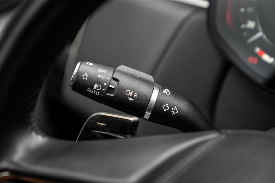 Land Rover Range Rover Sport 3.0 P550e Autobiography Full Option | Trekhaak | Schuifdak | Meridian | Softclose | Massage | 23''