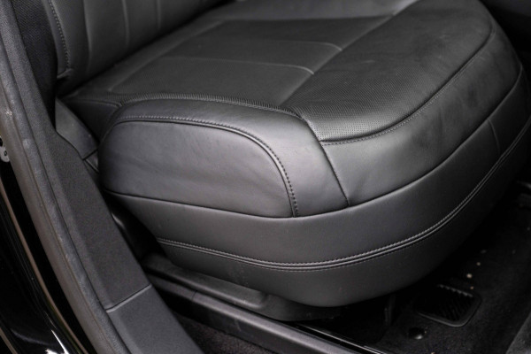 Land Rover Range Rover Sport 3.0 P550e Autobiography Full Option | Trekhaak | Schuifdak | Meridian | Softclose | Massage | 23''