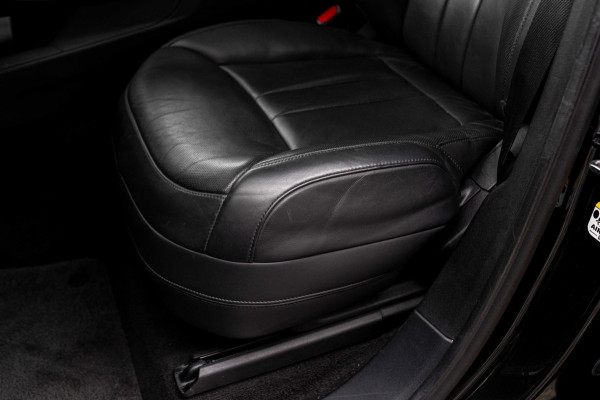 Land Rover Range Rover Sport 3.0 P550e Autobiography Full Option | Trekhaak | Schuifdak | Meridian | Softclose | Massage | 23''