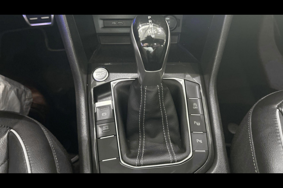 Volkswagen Tiguan 1.5 TSI 150pk DSG R-Line Business+ | Panoramadak | Trekhaak | Stoelverwarming | Keyless