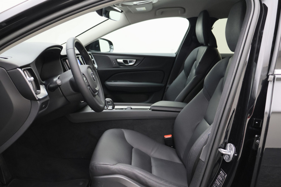 Volvo V60 2.0 B4 Core Climate Pack, ACC, Camera, Apple Carplay, Keyless, Trekhaak