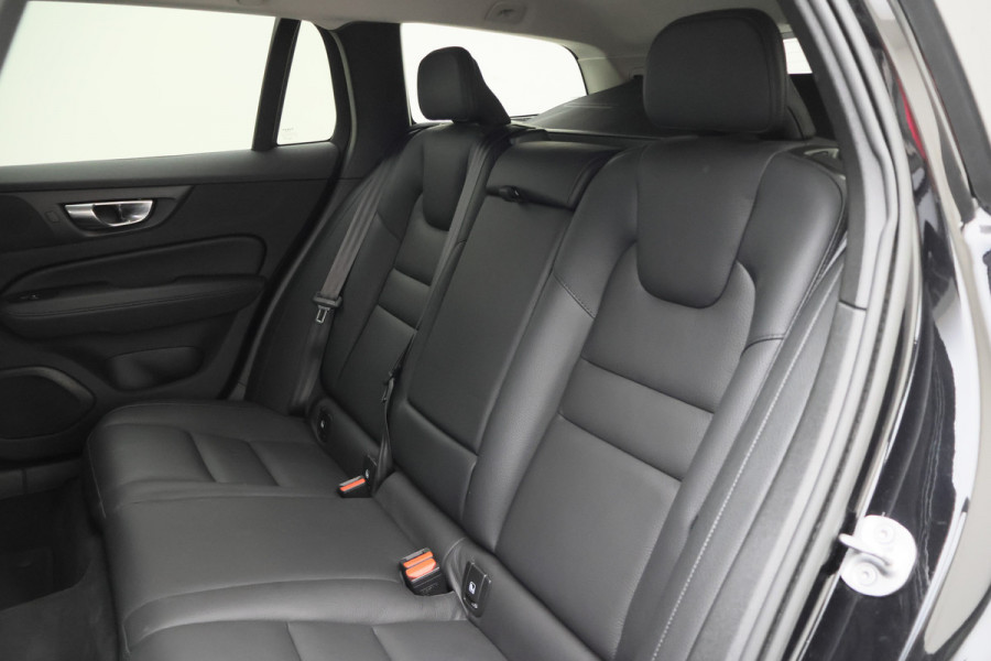 Volvo V60 2.0 B4 Core Climate Pack, ACC, Camera, Apple Carplay, Keyless, Trekhaak