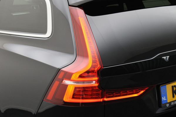 Volvo V60 2.0 B4 Core Climate Pack, ACC, Camera, Apple Carplay, Keyless, Trekhaak