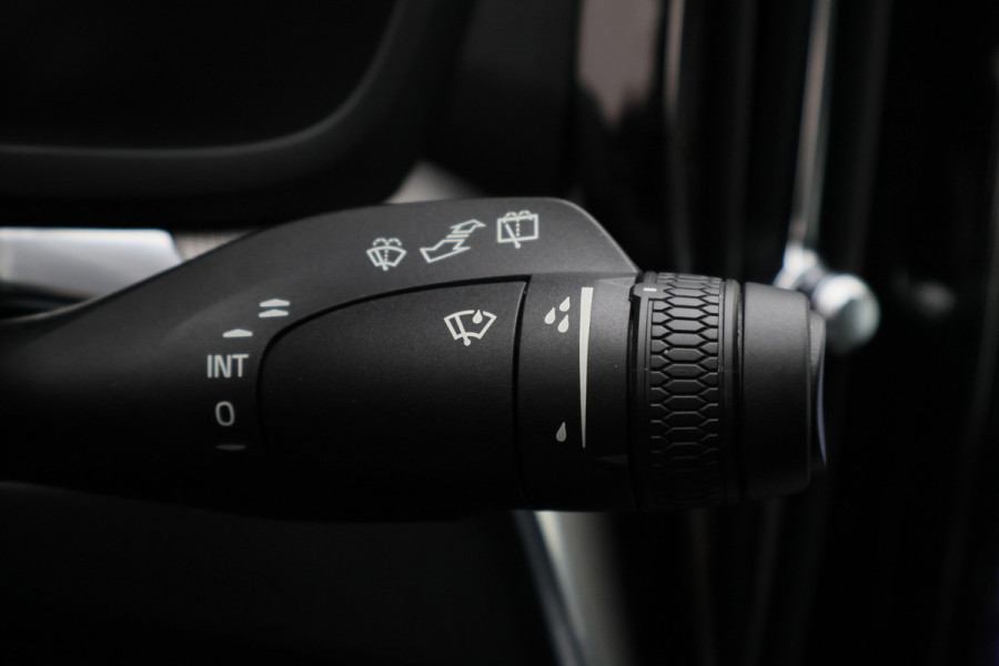 Volvo V60 2.0 B4 Core Climate Pack, ACC, Camera, Apple Carplay, Keyless, Trekhaak