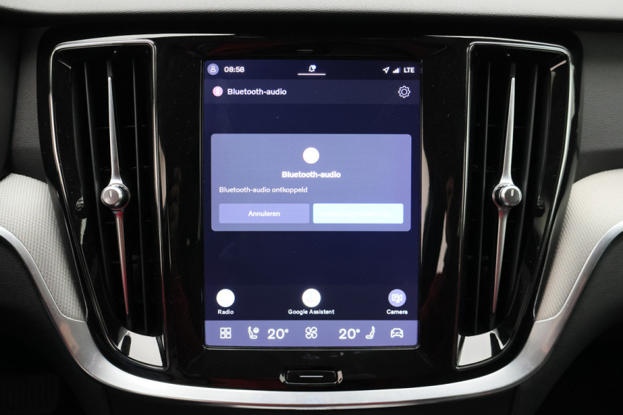 Volvo V60 2.0 B4 Core Climate Pack, ACC, Camera, Apple Carplay, Keyless, Trekhaak