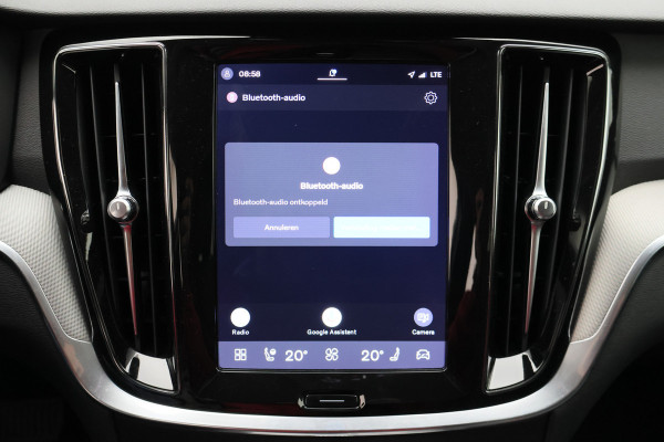 Volvo V60 2.0 B4 Core Climate Pack, ACC, Camera, Apple Carplay, Keyless, Trekhaak