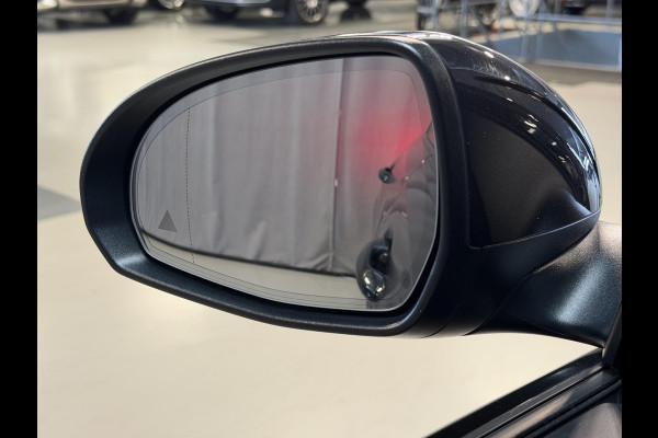 Mercedes-Benz C-Klasse Estate 300 e AMG Line 18"/Panoramadak/Trekhaak/LED/Stoelverwarming/Sfeerverlichting/Elektrische klep/Apple Carplay & Android Auto