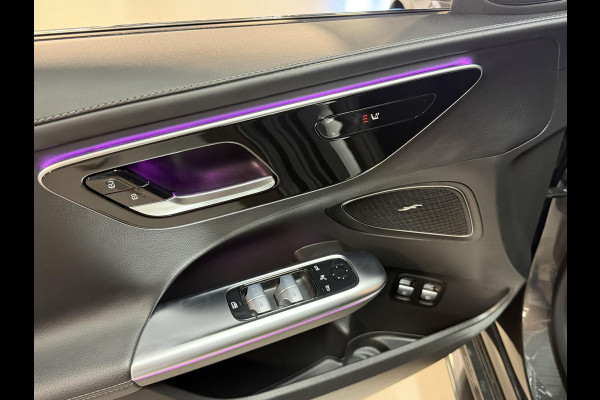 Mercedes-Benz C-Klasse Estate 300 e AMG Line 18"/Panoramadak/Trekhaak/LED/Stoelverwarming/Sfeerverlichting/Elektrische klep/Apple Carplay & Android Auto