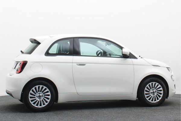 Fiat 500E Icon 42 kWh Virtual Cockpit, Cruise, Apple Carplay, Lane Assist, Climate, DAB, LED, 16''