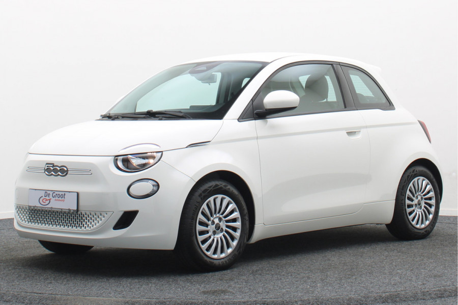Fiat 500E Icon 42 kWh Virtual Cockpit, Cruise, Apple Carplay, Lane Assist, Climate, DAB, LED, 16''