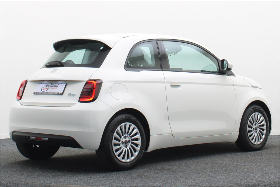 Fiat 500E Icon 42 kWh Virtual Cockpit, Cruise, Apple Carplay, Lane Assist, Climate, DAB, LED, 16''