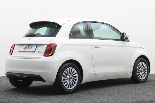 Fiat 500E Icon 42 kWh Virtual Cockpit, Cruise, Apple Carplay, Lane Assist, Climate, DAB, LED, 16''