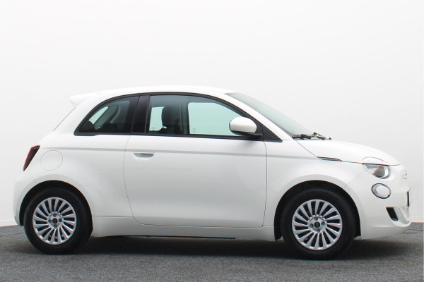 Fiat 500E Icon 42 kWh Virtual Cockpit, Cruise, Apple Carplay, Lane Assist, Climate, DAB, LED, 16''