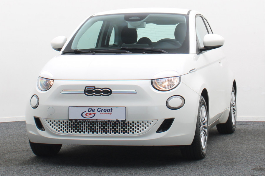 Fiat 500E Icon 42 kWh Virtual Cockpit, Cruise, Apple Carplay, Lane Assist, Climate, DAB, LED, 16''
