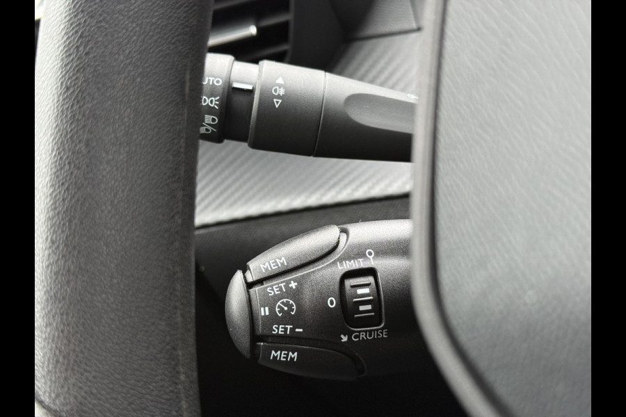 Peugeot 208 1.2 PureTech Like 1e Eigenaar,Apple Carplay/Android Auto,Camera,Navi,Clima,Cruise,Weinig Km,Zeer Zuinig,Apk tot 07-2027