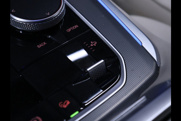 BMW X5 xDrive45e High Executive [PANORAMADAK, APPLE CARPLAY, HEAD-UP DISPLAY, ADAPTIVE CRUISE, ANDROID, TREKHAAK ELEKTRISCH, STOELVERWARMING, COMFORTSTOELEN, NIEUWSTAAT]