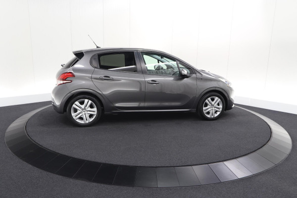 Peugeot 208 PureTech 82 Signature | Parkeersensoren | Apple Carplay | Navigatie