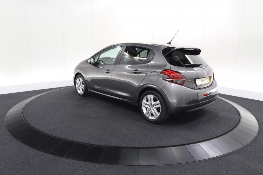 Peugeot 208 PureTech 82 Signature | Parkeersensoren | Apple Carplay | Navigatie