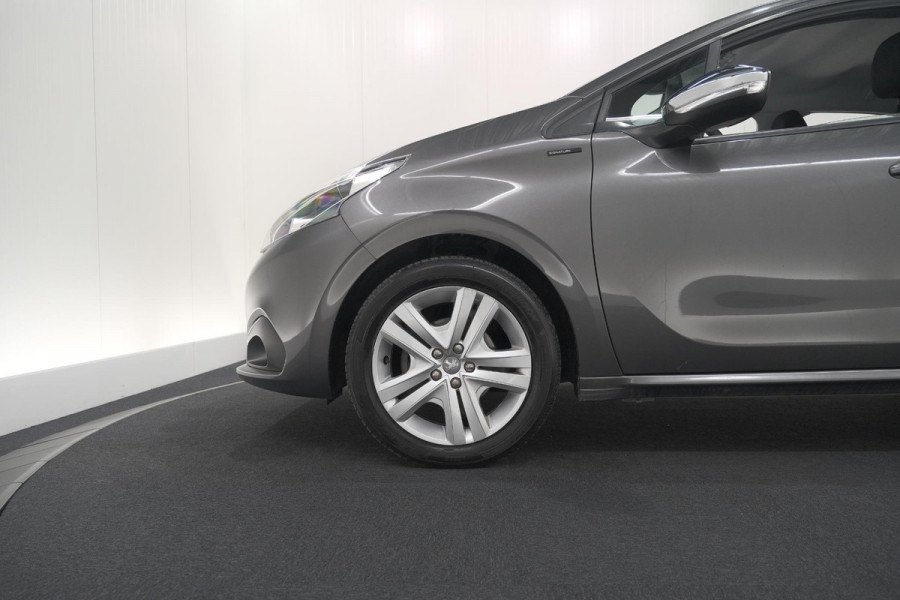 Peugeot 208 PureTech 82 Signature | Parkeersensoren | Apple Carplay | Navigatie