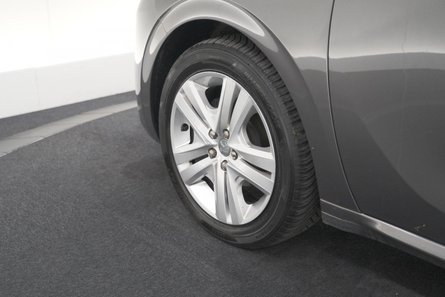 Peugeot 208 PureTech 82 Signature | Parkeersensoren | Apple Carplay | Navigatie